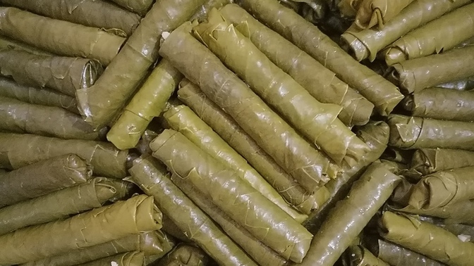 Yaprak sarmasında et olur mu?