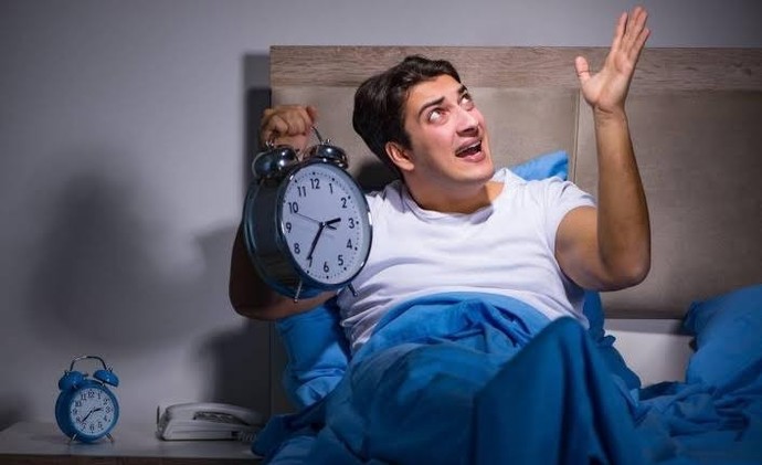 Üst komşum gece yarılarına kadar elektro bağlamasıyla türküler çalıp söylüyor. Böyle sanata saygı duyulur mu?