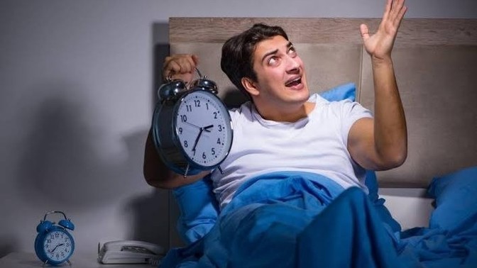 Üst komşum gece yarılarına kadar elektro bağlamasıyla türküler çalıp söylüyor. Böyle sanata saygı duyulur mu?