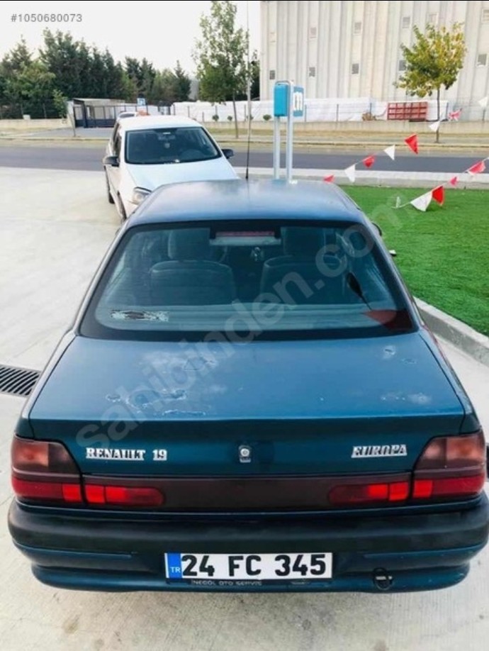 Renault 19 Sedan Kasa Mı? Hatchback Kasa mı? Sedan 🆚 Hatchback Bu Efsane Otomobile En Çok Yakışan Kasa Hangisi Sizce ⭐?