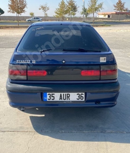 Renault 19 Sedan Kasa Mı? Hatchback Kasa mı? Sedan 🆚 Hatchback Bu Efsane Otomobile En Çok Yakışan Kasa Hangisi Sizce ⭐?