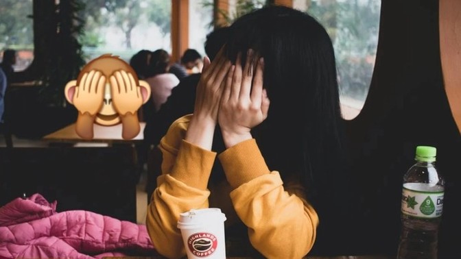 Uğruna utangaç maymun emojisi atacak kız kalmadığına göre Whatsaap'ı silmeli miyim?