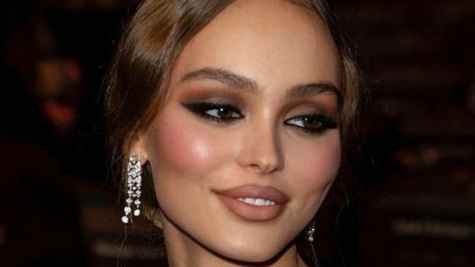 Smokey eye (dumanlı) makyajlar hoşuma gidiyor ama kendime yakıştırmıyorum. Siz bu tarz makyajları tercih eder misiniz?