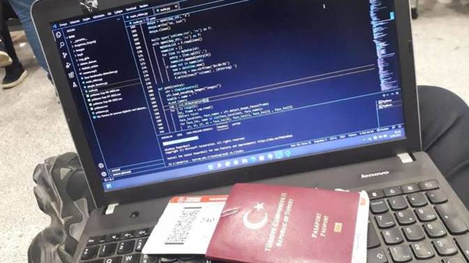 Bu çocuk Almanya'ya çalışma vizesiyle gider! Yurt dışında yaşamak isteyen kaç kişiyiz?
