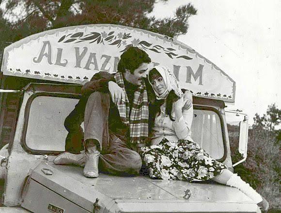 Hepimizin hayalinde vardır böyle bir sevgi.. Sizcede artık sadece filmlerde kalmadı mı?