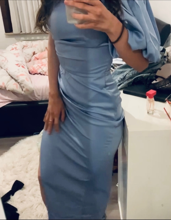 Bu kıyafetle düğünde çok basit kalacağım, gitsem mi gitmesem mi?