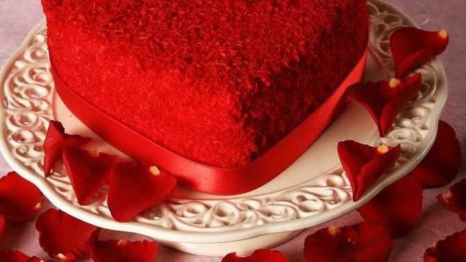 Aşk Yaradanın pişirip tüm canlılara dağıttığı bir pasta olabilir mi?