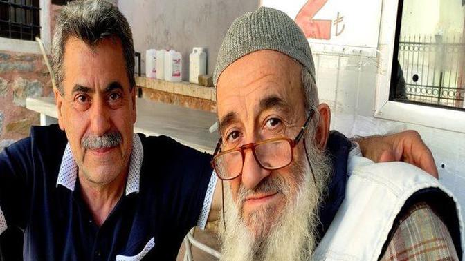 İkisinin aynı yaşta olduğuna kimse inanmıyor. Sen yaşından büyük mü, küçük mu gösteriyorsun?