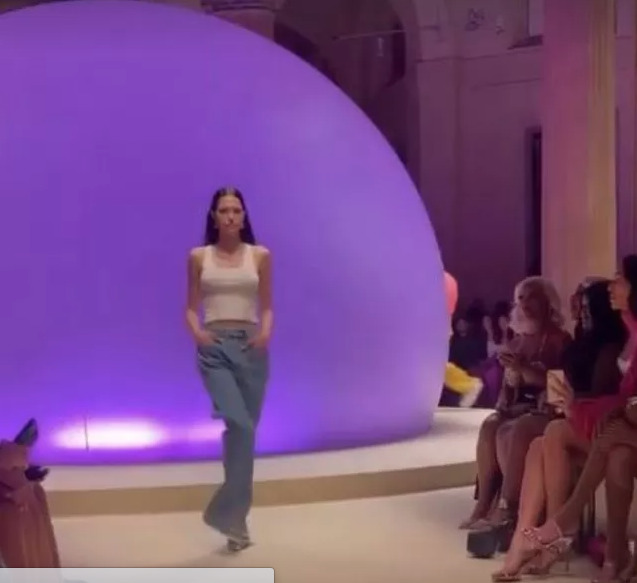 İşte Yeni Moda Kot Pantolon :)?