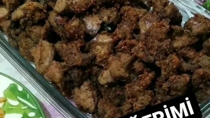 Bu akşam en sevdiğim yemeği yaptım, ciğer ve bulgur pilavı. Sizin en sevdiğiniz yemekler nelerdir?