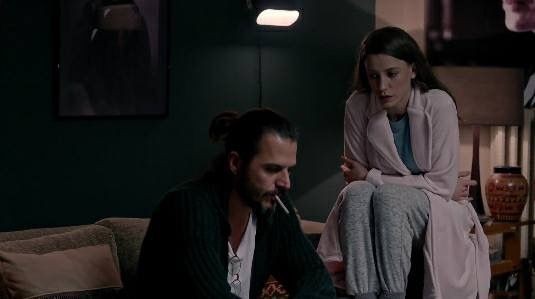 Hayatından çıkmış birinin mutlu ya da mutsuzluğuyla ilgilenir misin?