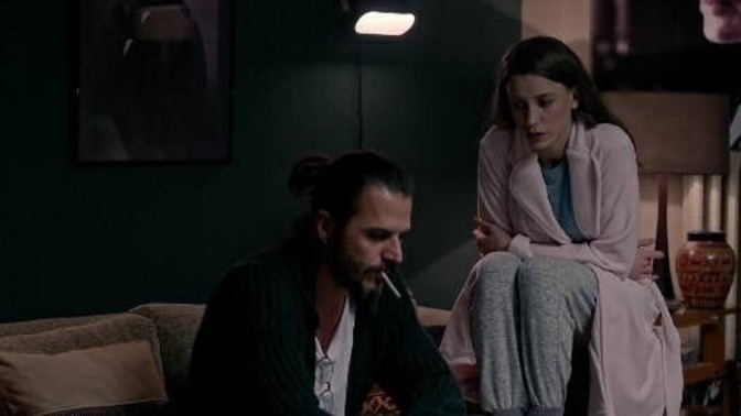 Hayatından çıkmış birinin mutlu ya da  mutsuzluğuyla ilgilenir misin?