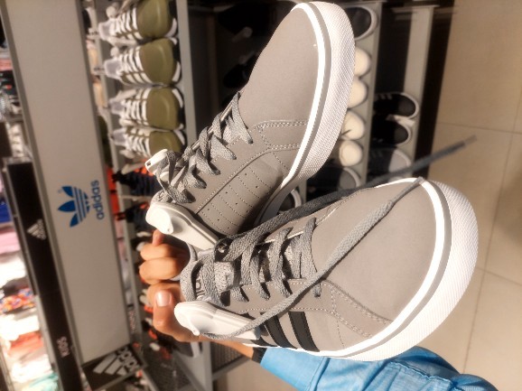 Ayakkabı nasıl sizce adidas marka her kombine uyum saglar mı fiyatı 800tl?