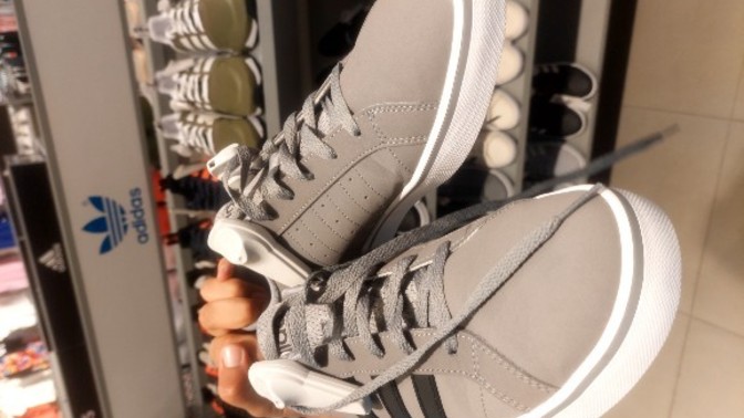 Ayakkabı nasıl sizce adidas marka her kombine uyum saglar mı fiyatı 800tl?