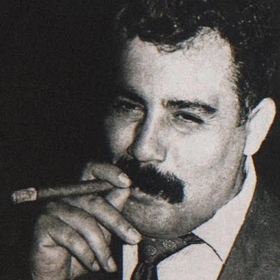 Öldüğü halde içinizde ölümsüzleştirdiğiniz bir sanatçı var mı?