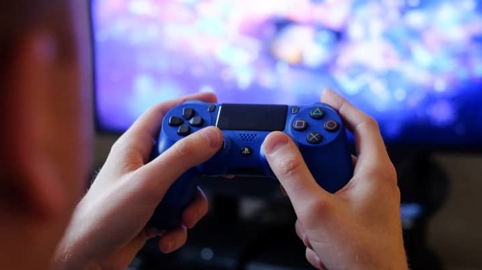 PlayStation oyunlarından en çok hangi oyunu severek oynarsınız?