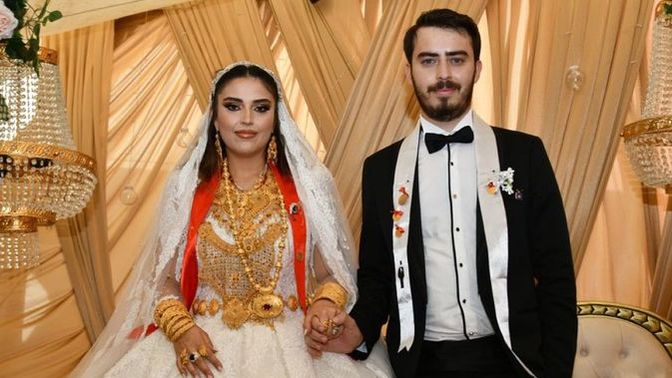 Şırnak'taki aşiret düğününde damat ve geline 1 milyon 150 bin TL değerinde takı takıldı! Kurtuluş aşirete gelin olmak mı :D?