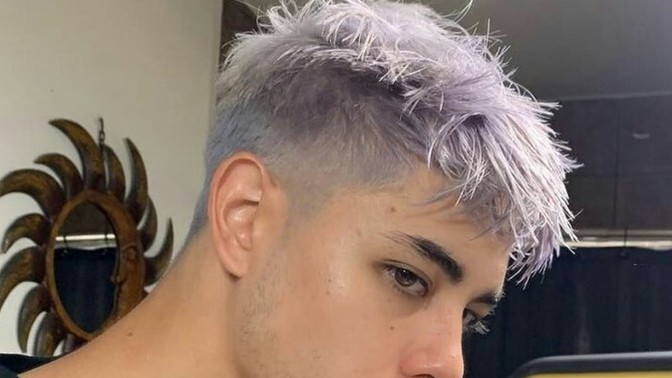 Erkekte renkli saç itici mi?