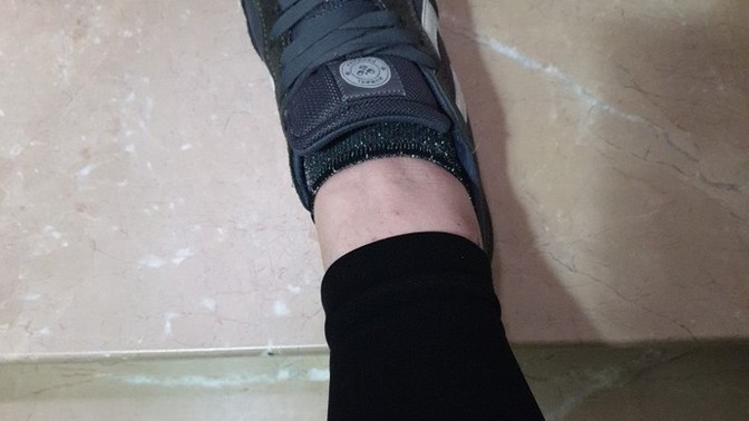 Spor ayakkabı içine simli çorap giyilmez mi?