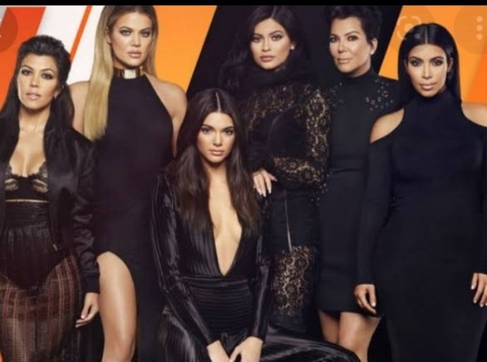 Sizce Kardashian ailesinin en güzel kadını kimdir?