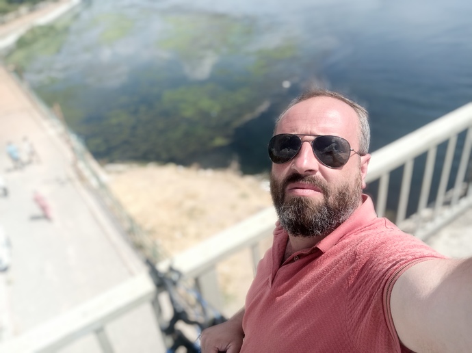 Galerindeki son fotoğraf ne?