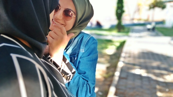 Arkadaşlarımın telefonumu alıp 5 saat boyunca kendi telefonlarıymış gibi fotoğraf çekilme hakları var mı?