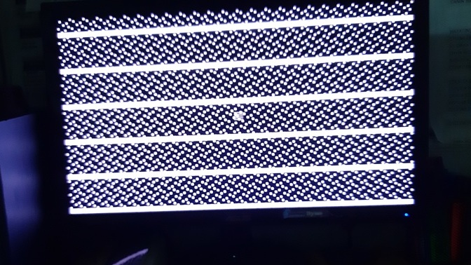 Pc Ekran birden böyle oldu neden kaynaklı (Acil)?