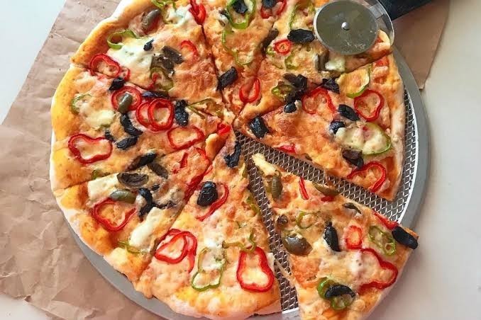 Tercihiniz bol malzemoslu karışık pizza mi, yoksa vejetaryen pizza mi?