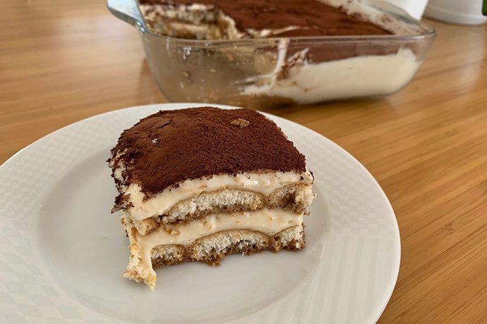 Tarafları görelim. Tiramisu yaparken kedidili mi kek mi tercih edersiniz?