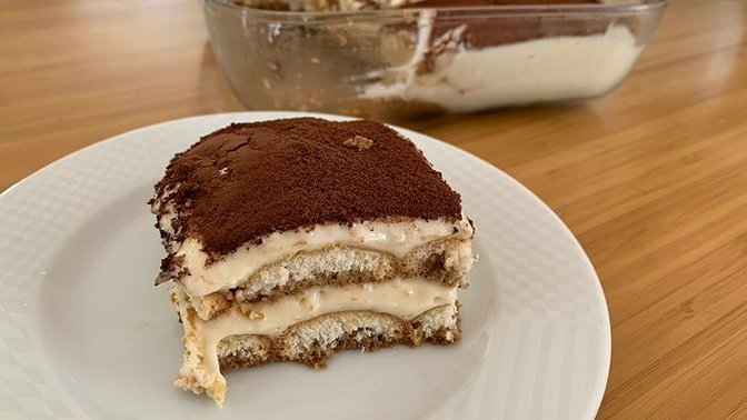 Tarafları görelim. Tiramisu yaparken kedidili mi kek mi tercih edersiniz?