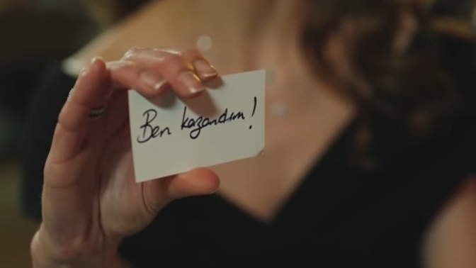 "Ben kazandım!" diye bir mesaj gelse size, kimden ne diye gelmiş olabilir? Ne düşünürsünüz?