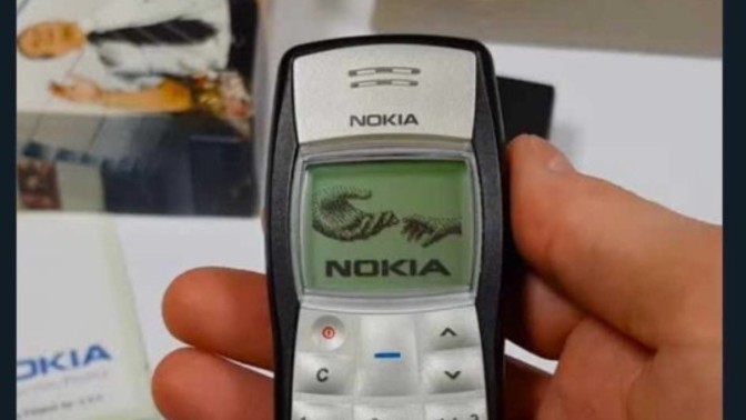 Eski, tuşlu telefonları kullanan var mı?
