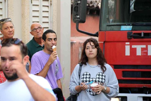 Dondurma yiyenleri görünce intihardan vazgeçti! İntihar etmek isteyen birini görseydiniz ne yapardınız?