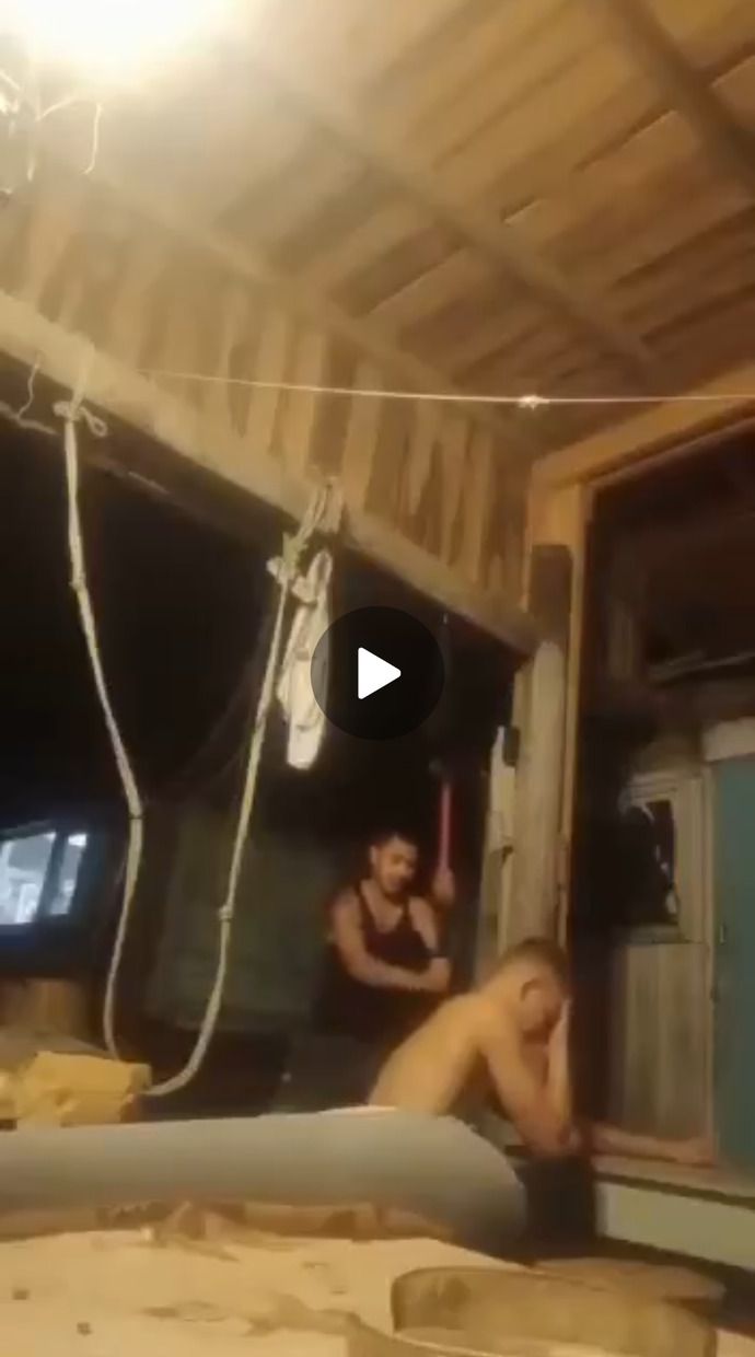 Ruslar seferberlikten kaçmak için birbirlerinin ellerini ya da bacaklarını kırmaya devam ediyor düşünceleriniz?