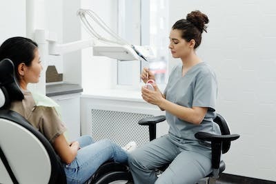 Kadın dişçileri mi erkek dişçileri mi daha çok tercih edersiniz?