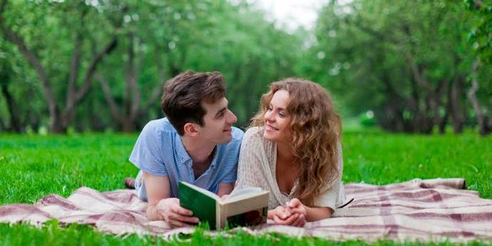 Kitap okumayan sevgili cahil midir?