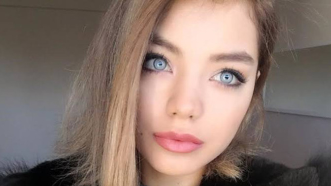 Sizce göz rengi değiştirme ameliyatı zararlı mı?