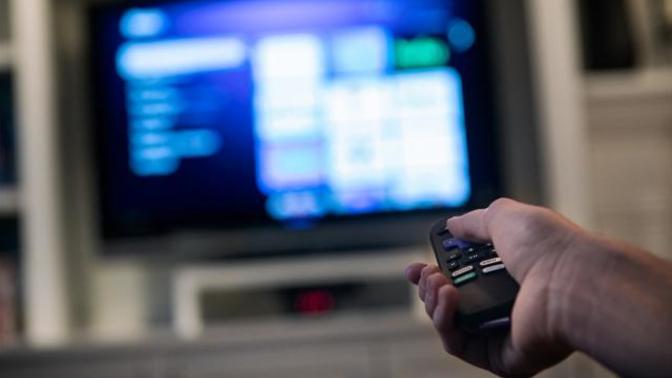 Türk televizyon kanallarında izlenmeye değer bir dizi var mı?
