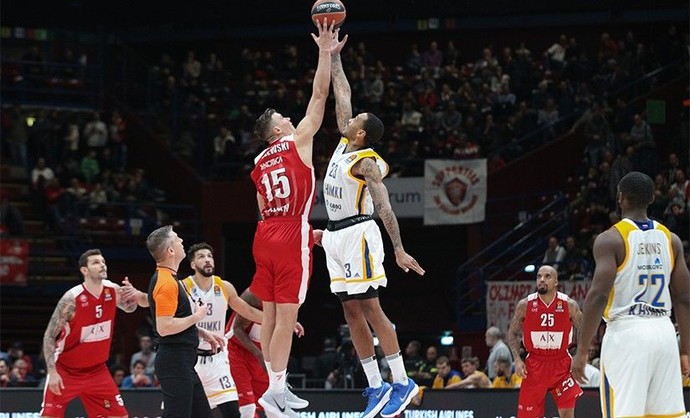 Maçlarda oyuncular mı yoksa spor spikerleri mi heyecanı daha yüksek yaşarlar ve yaşatırlar?