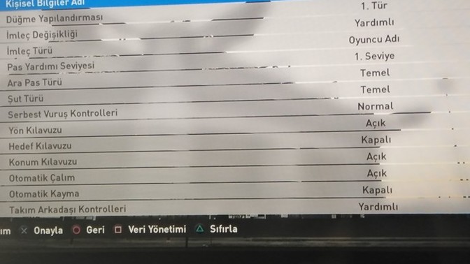 Pes 2016 oynuyorum, bunun ayarlarını bilen var mı?