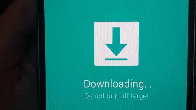 Samsung galaksi j7 erasing ekranindan nasil cikilir? Downloading ekranijdan cikmak icin ugrastim video izleyerek bu ekran cikiyo?