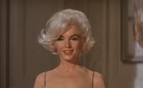 Bir Marilyn değilseniz saçınızı böyle kestirmeyin ve boyatmayın..