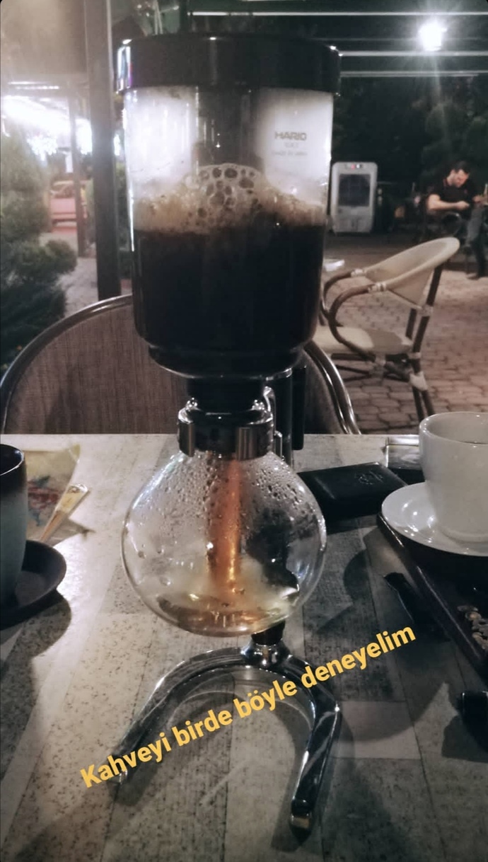 Syfon kahveyi denedim. Filtre kahveye göre daha hafif ve içimi çok güzel. Sizlerede tavsiye ederim...