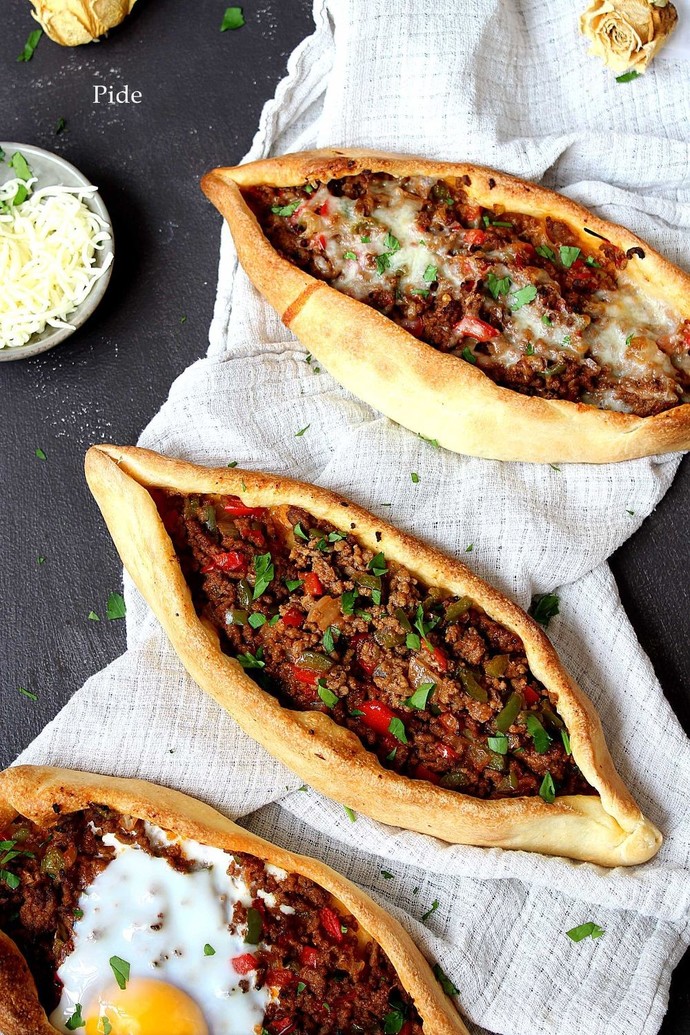 Sitede kiminle hangi yemeği yemek isterdiniz?