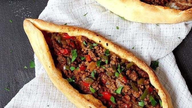 Sitede kiminle hangi yemeği yemek isterdiniz?