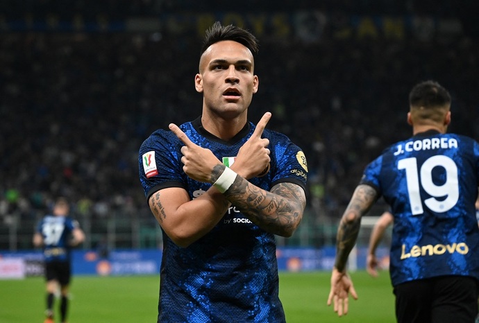 Lautaro Martinez mi daha iyi futbolcu Gabriel Jesus mu?