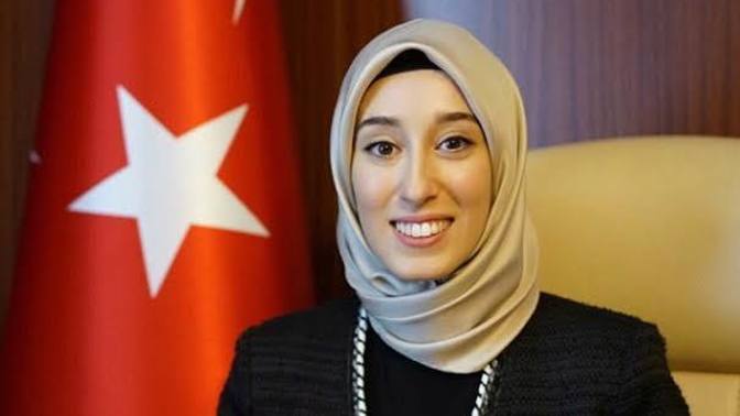 Rümeysa kadak kimdir ne iş yapar bilen var mı?