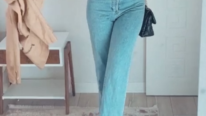 Yarın bi görüşmem var, hangi pantolonu giymeliyim sizce?