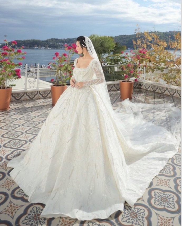Merve Boluğur ve Mert Aydın evlendi!😍 Çifti nasıl buldunuz?
