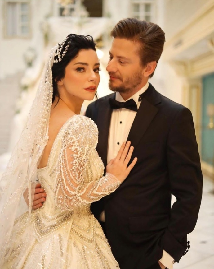 Merve Boluğur ve Mert Aydın evlendi!😍 Çifti nasıl buldunuz?